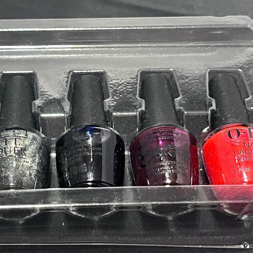 New Love OPI Mini 4 Piece Nail Polish My Wish, Coalmates, Holidazed, Ornament